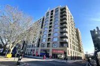 High-End 1Br AC & Balcony Vauxhall Zone 1
