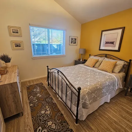 Location! Walk To Downtown And Old Mill - One Bedroom One Block From The River