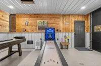 Northwoods Ln Cabin in Clear Creek by Tranquility Retreats