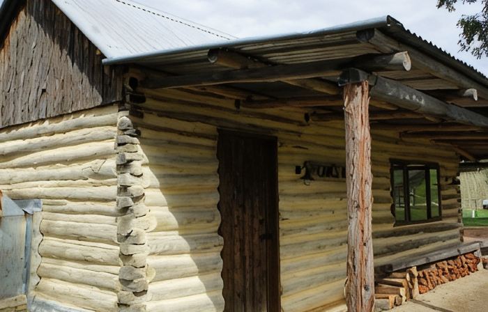 Luxury vineyard log cabin in the Yarra Valley