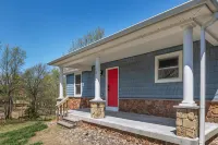 Stunning Views: Secluded 5 bedroom Mountain Home