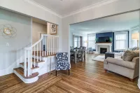Port Clinton 4 Bdrm Luxury-2 blocks from beach - 4-Star