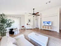 Cactus Bonito, Pool, 3 Bed, 2 Bath w/AC & Near Stadium - Private Pools