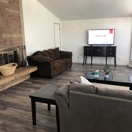 Cozy home next to airport with fenced backyard and lots of sun!