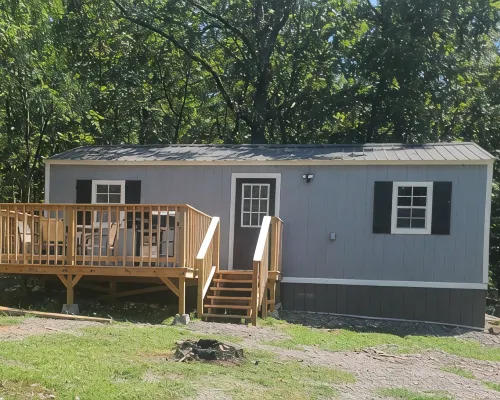 Cute little costal cabin.  One mile from Lake Tenkiller.  Private Spa/Hot Tub Hotels in Cherokee County