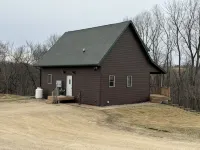 Quiet, secluded bluff top cabin with beautiful sunsets