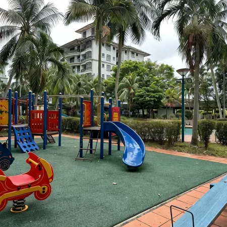 Costa Mahkota [3 min to Mahkota, 4pax, 1car park] by LoHas