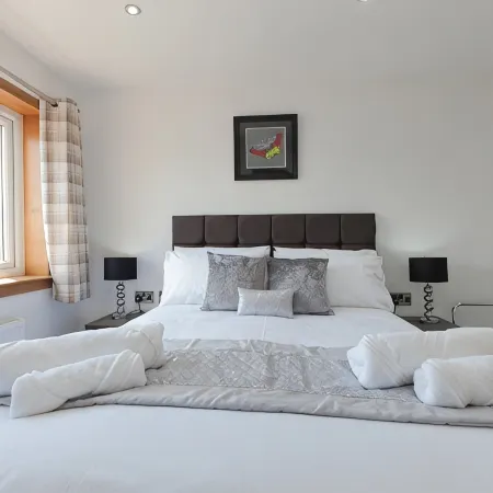 Super Prime City Centre Executive Apartment - Dunfermline