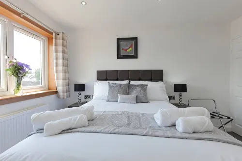 Super Prime City Centre Executive Apartment - Dunfermline - 4-Star