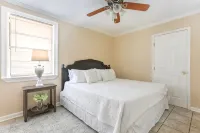 Comfort and Convenience, minutes away from historical French Quarter - Wi-Fi