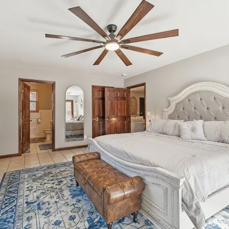 Private Home Nestled on 25 wooded acres. HOT TUB AND POOL TABLE.