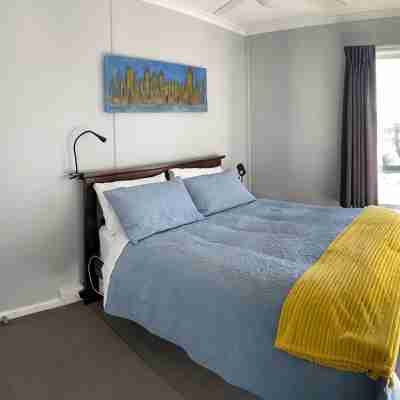 Unit 9, Bellevue n'te Arm Apt Rooms