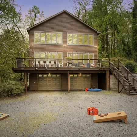 Family Luxury: 5Br, Beach, Kayaks, GameRm, Arcade, MovieRm, PingPong, Fire Pit