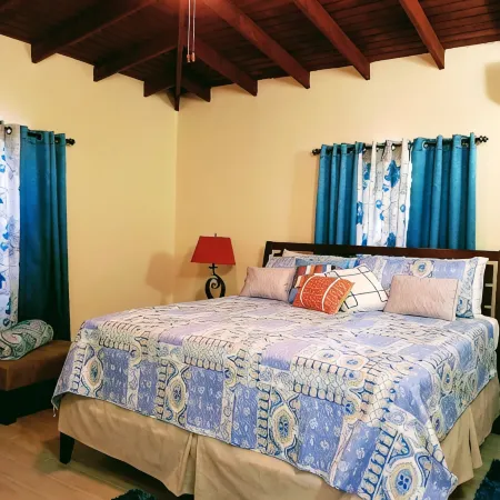 Relaxing, tastefully decorated one-bedroom unit with all modern facilities