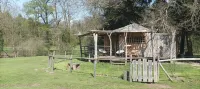 Cabane sur Pilotis au Bord de L'eau - Chalets