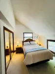 4Br Apartment with Waterfront Access - Wifi
