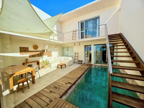 Bungalow with private pool, internet, close to the sea, courtyard, top location, parking lot - Private Pools