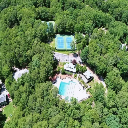 FALL GETAWAY! Our 'Hideaway Home' is a charming 3BR/2BA in Lake Arrowhead, GA.
