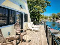 Kayak Shack: Waterfront, 2nd Floor, Boat Dock, in the Heart of Downtown