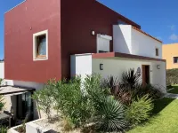 Large villa, private swimming pool, lagoon, beaches and 4 golf courses nearby