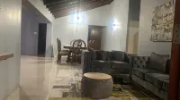 Spacious 5-bedroom house in tranquil Montego Bay with AC, WiFi - 2 ดาว
