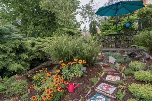 Tabor Hillside Retreat over the trees, walk to trails, and Montavilla cafes. - Jacuzzi