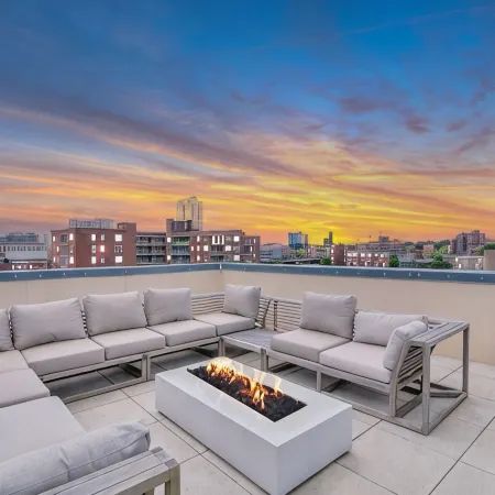 Lavish 1 bed Apt + Rooftop & Gym - Downtown Stamford