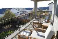 New 4B Home + Loft near Sequoia, EV