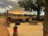 Cozy Home in Kanab - Kitchens