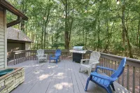 Family-Friendly Cabin Near Lake Nestled in Nature 10 Mins to Historic Jim Thorpe - シャレー