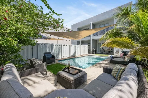 Poolside Sanctuary 4B 4B Heated Pool ,Jacuzzi 1Gb Internet. - مسبح خاص