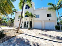 5Br Luxury Home w/ Pool, Theater, Rooftop Deck & 100-ft Dock Near Beach!