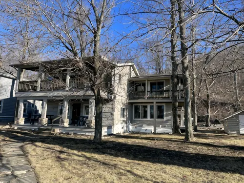 Moonlight Manor on Keuka Lake in Hammondsport - Boutique