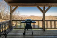 Mountaintop Cabin with Majestic Views - Hot Tub + Game Room + Pet Friendly - Bathtub