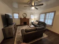 That's Amore! - Cozy 2-bedroom apartment in charming Steubenville with WiFi, AC - 2 ดาว