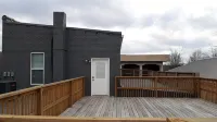 Totally renovated  Tell City IN apartment with huge deck above a wine room - WiFi