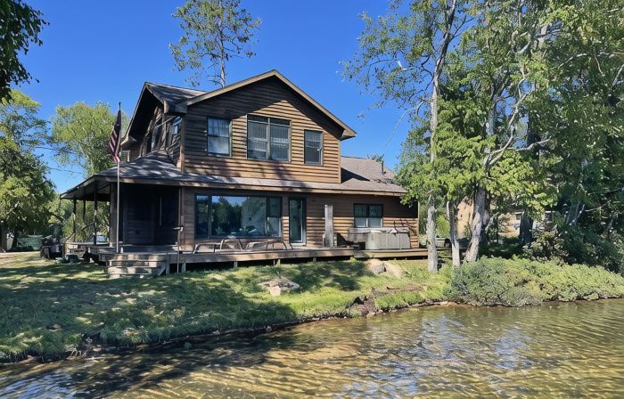 Cedar Retreat located in God's Country, on East Bass Lake. Sleeps 10!