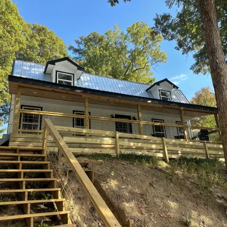 NEW Charming 3-bedroom house on Smith Lake.