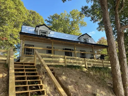 NEW Charming 3-bedroom house on Smith Lake.