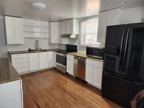 Historic Downtown Home - 3-Star