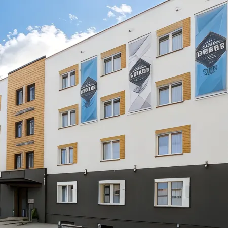 Hotel Silver Отели рядом с достопримечательностью «Арена «Артего»»