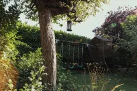 Charming Riverside Cottage - Ideal for Families & Groups, Pool, Gardens & River - Wifi
