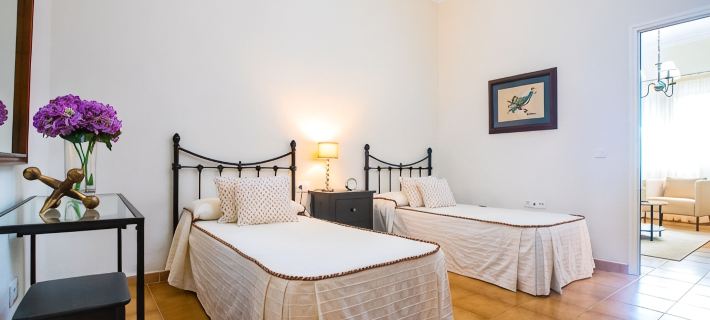 Casa Juana 50 meters from Playa del Reducto and Wifi 阿雷西費住宿飯店