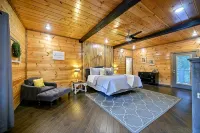 Grey Goose Lodge - Beautiful, Spacious Lodge, Creek, Hot Tub, Firepit, Games - Balkoner