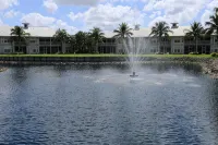Cool Condo for Cozy Stay. Convenient Location, Pool, Gym, Golf.