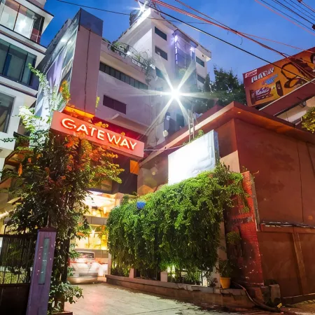 Hotel Gateway Grandeur Отели в г. Камруп