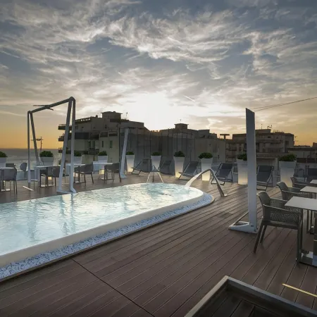 M&F Hotel