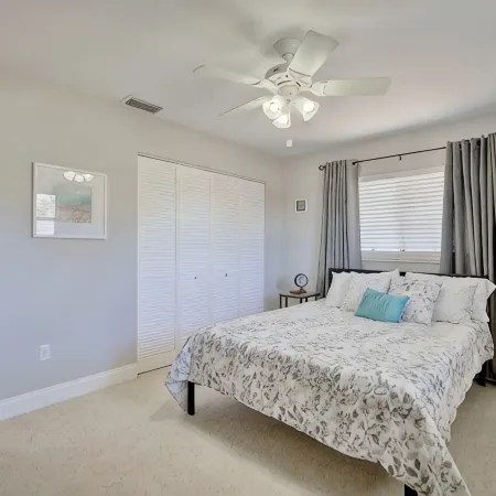 Charming 3-bedroom house in serene Lake Placid with AC, WiFi