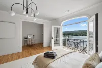 Entire Lakeview House ~ 1 Hour to MetLife ~ Hot Tub~Firepit~Stunning View~Decks