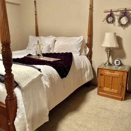 Charming 2-bedroom bacement with WiFi, AC in enjoyable Murray